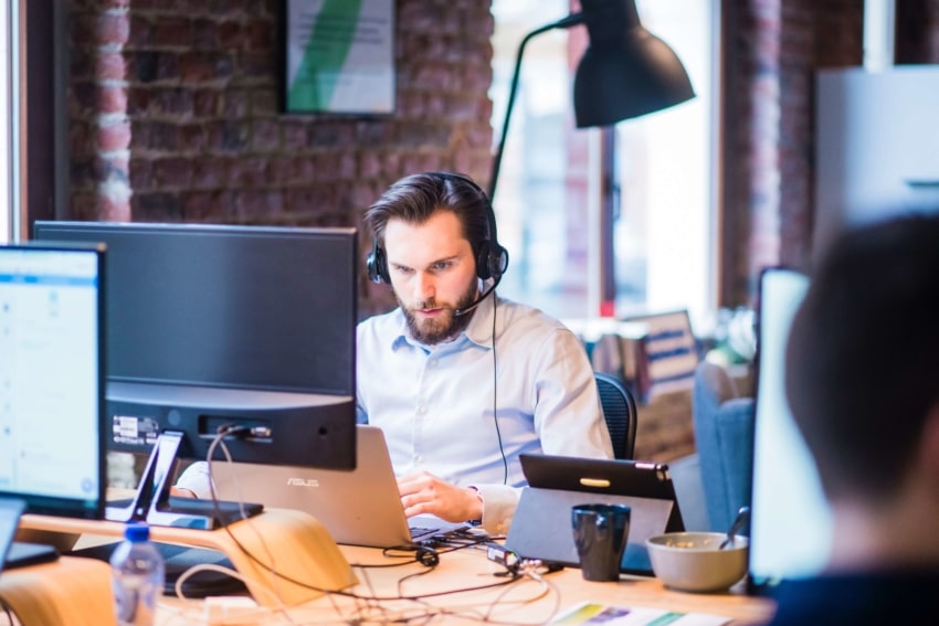 A male University of the People student learning to become a White Hat Hacker.