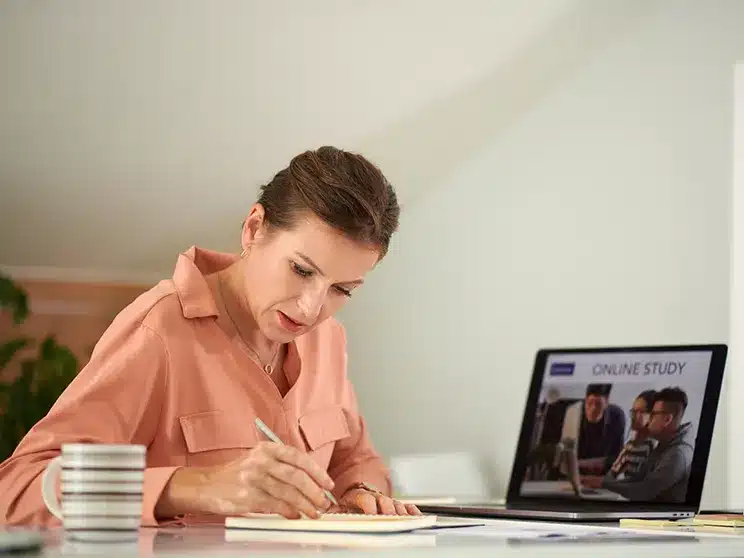 a female college student of mature age